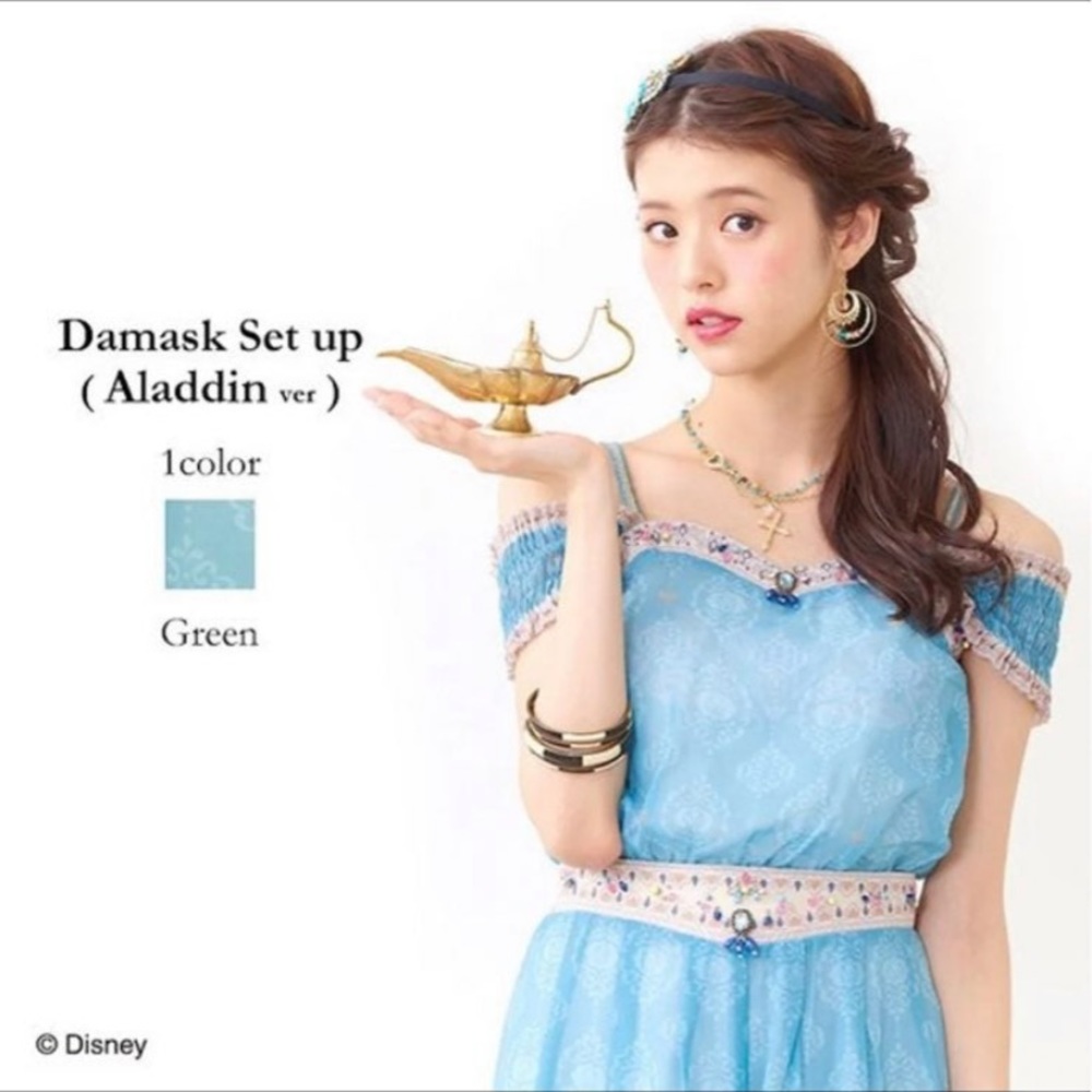 Secret Honey Jasmine Earrings